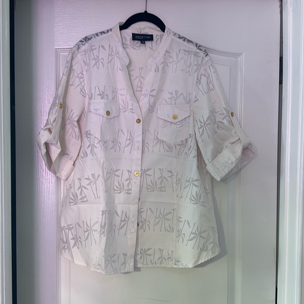 Jones New York short sleeve dress blouse.
